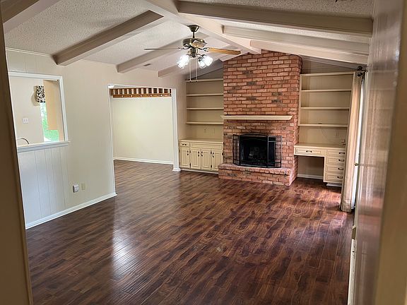 4th image of 1918 Courtney Dr