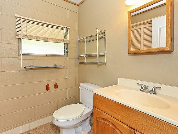 Downstairs 1/2 Bath
