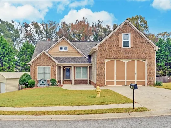 131 Hampton Dr, Jefferson, GA 30549