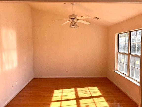 5th image of 13478 Lake Shore Dr