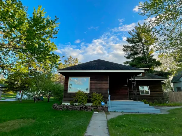 109 Lakeview Blvd, Coleraine, MN 55722
