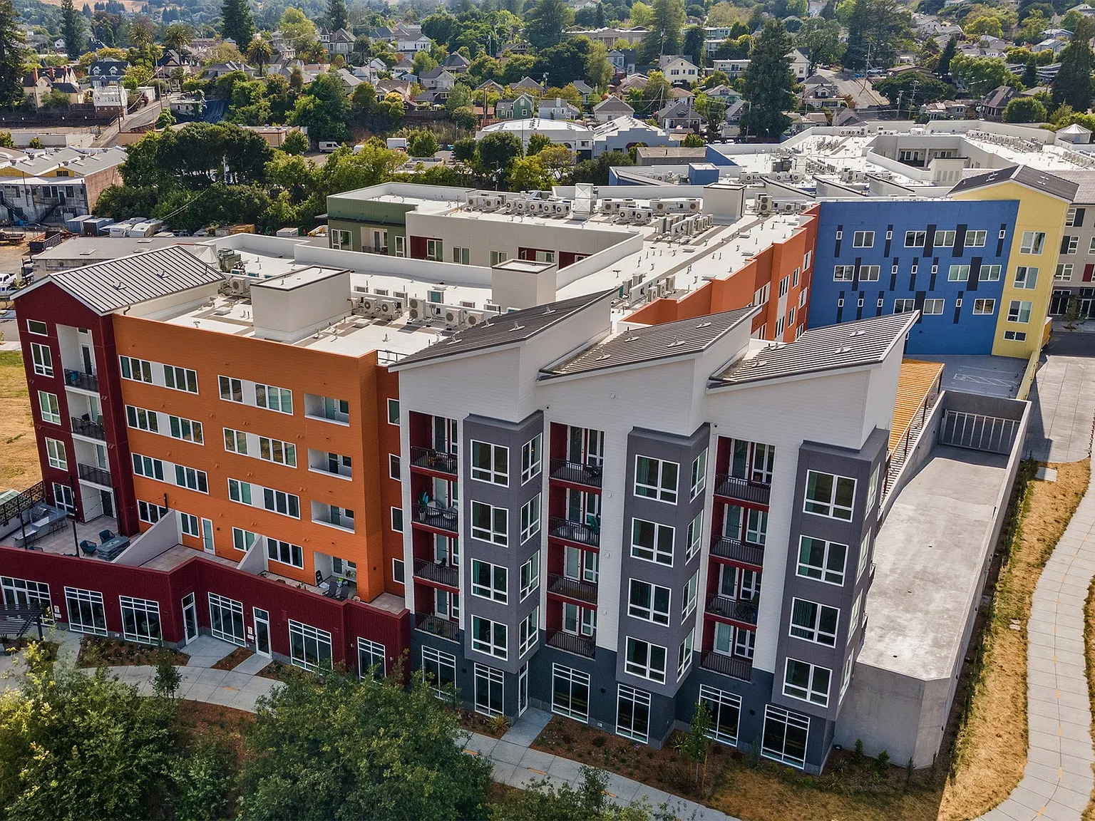 La Via Apartments — Photo 1