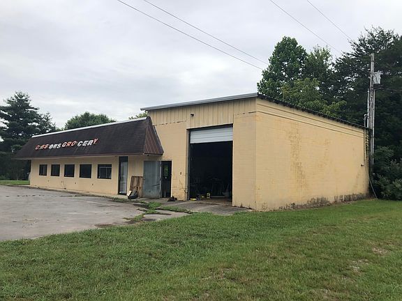 3rd image of 2271 Standing Stone Hwy