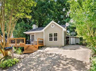 8 Dunnberry Ct, Greensboro, NC 27455