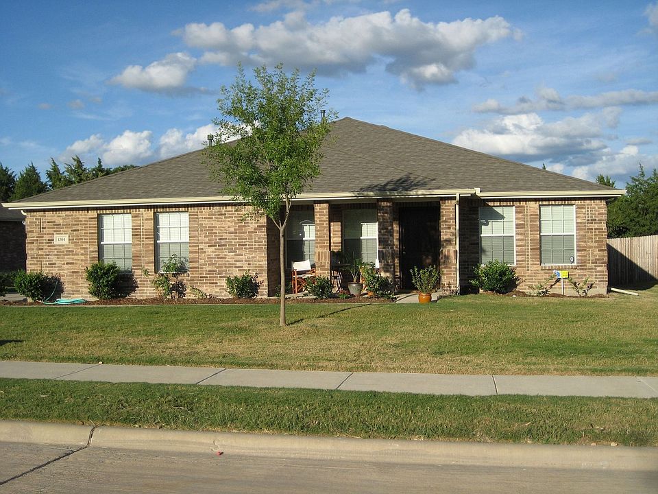 1st image of 1304 Lake Grove Ln