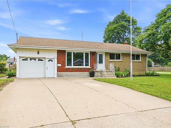 2nd image of 32 Hanson Dr N
