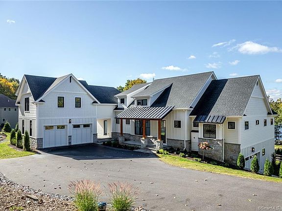 2nd image of 21 Fiddlehead Rd
