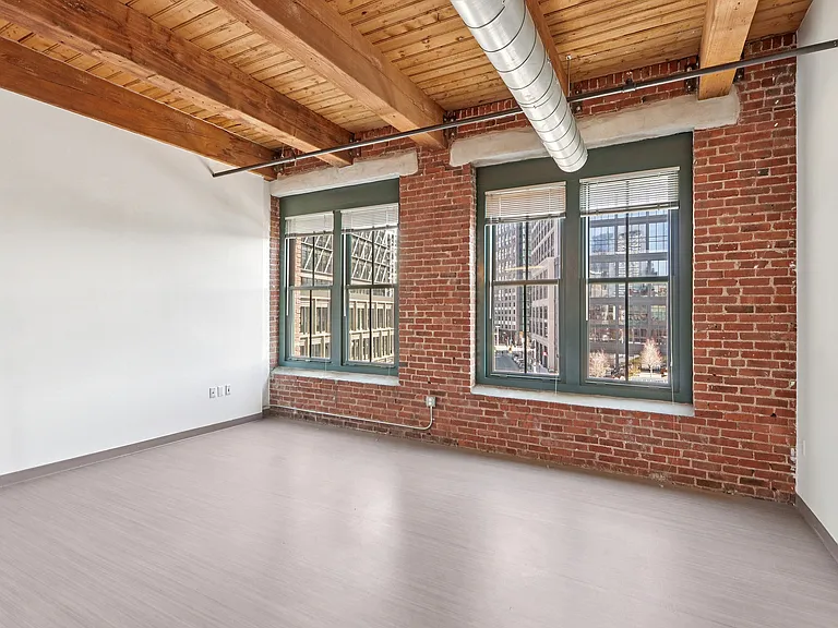 381 Congress Lofts — Photo 6
