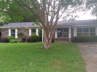 605 Carr Cir, Headland, AL 36345