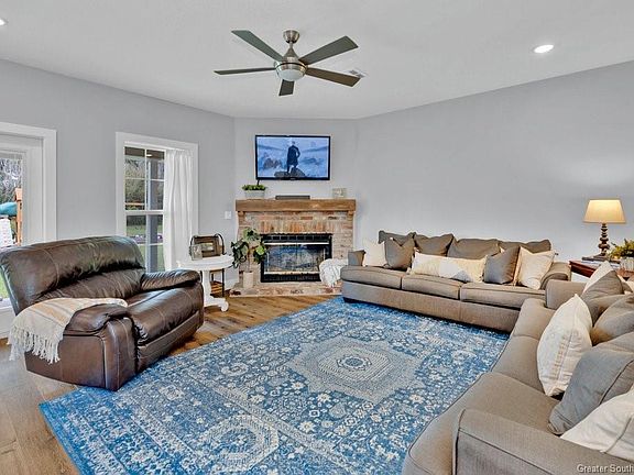 5th image of 3098 Cypress Lake Dr