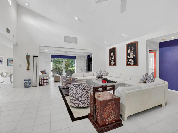 20432 Woodbridge Lane, Boca Raton, FL 33434