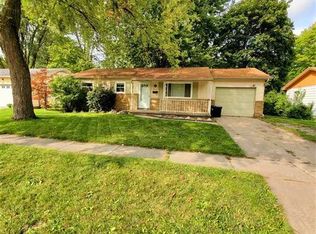 910 Caravelle Dr, Saginaw, MI