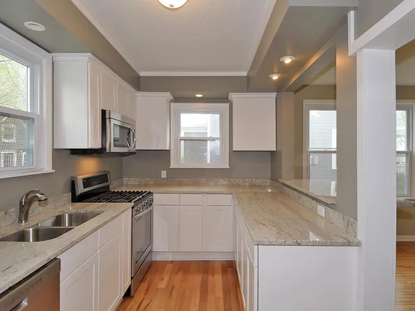 2148 Temple Ct, Saint Paul, MN 55104