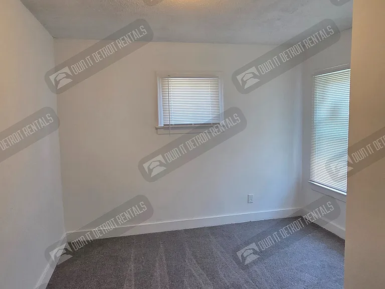 15757 Pinehurst St — Photo 16