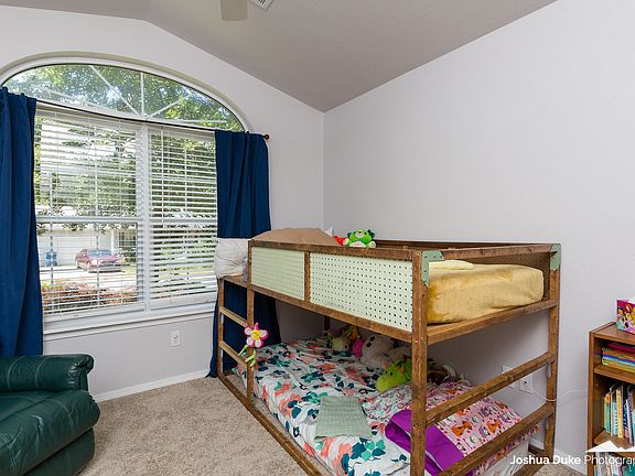 4th image of 1 Ettington Ln