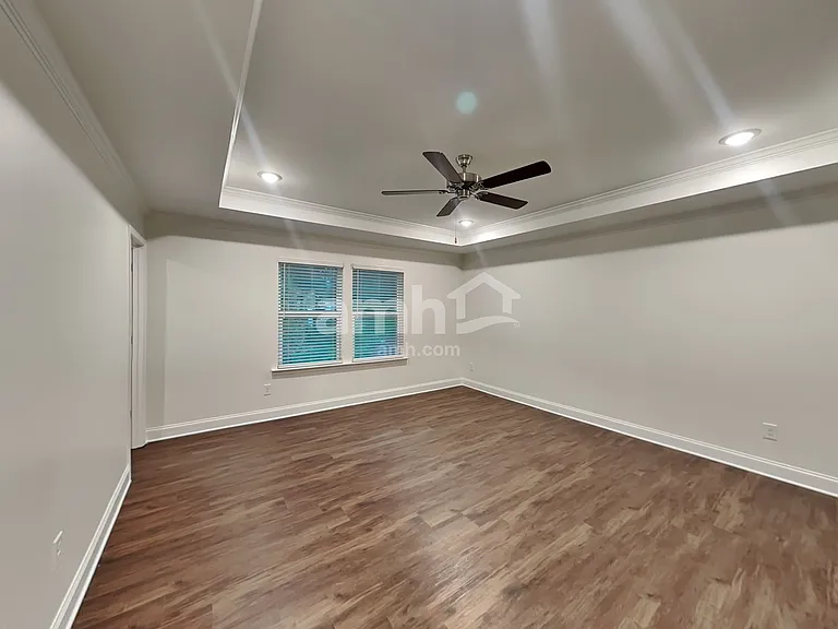 3880 Chivalry Dr — Photo 11