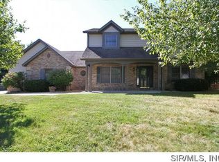 222 Winterberry Dr, Belleville, IL