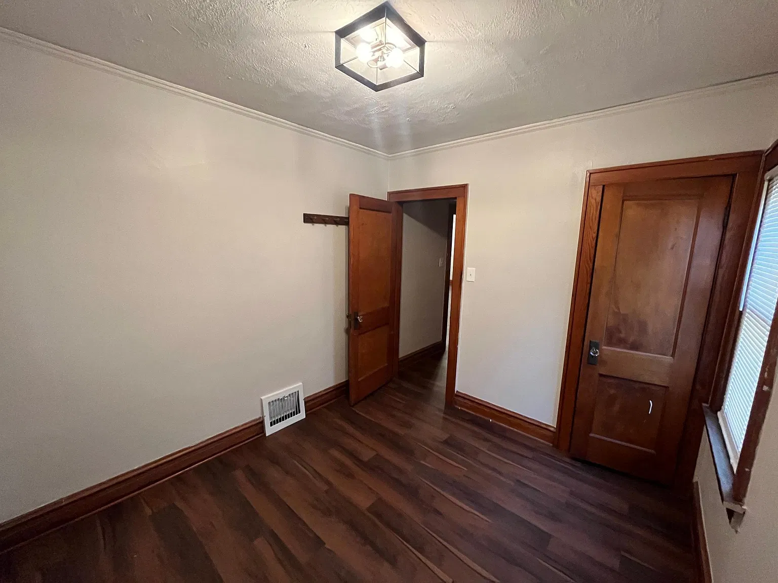 3 bed, 1705 sqft, $2,950 — Photo 4