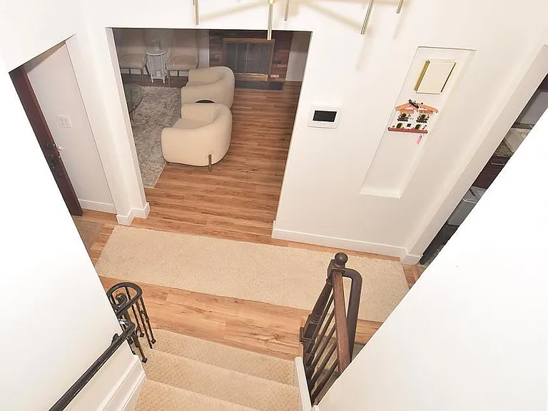 51 Whitman Ave — Photo 12