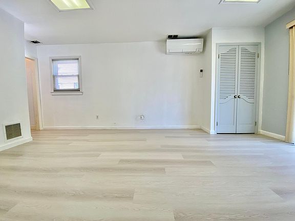 3rd image of 37 Cambridge Ave Floor 1