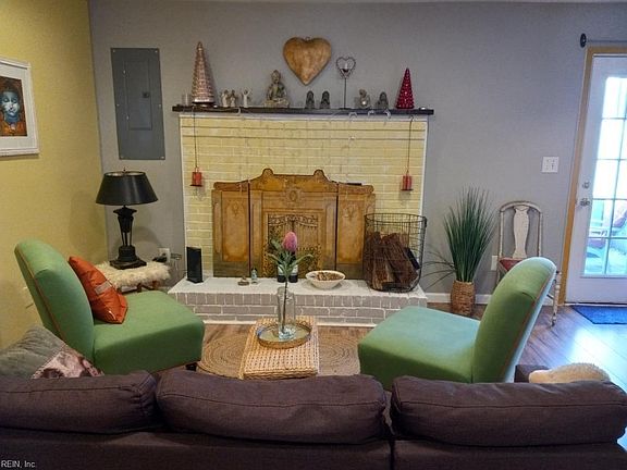 3rd image of 417 Cadbury Cir