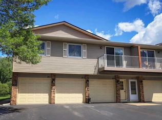 815 Parkside Dr #815H, Vadnais Heights, MN 55127