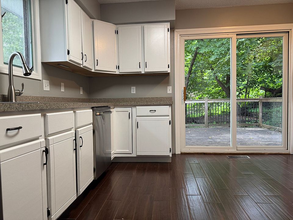 1st image of 3405 Brookview Dr