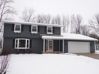 3320 Stokes LANE, Manitowoc, WI, 54220