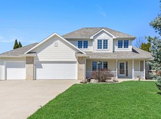 2824 Grist Mill Ct, Fort Wayne, IN 46818