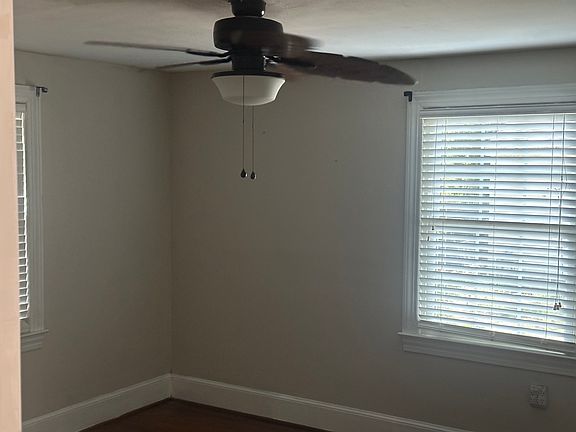 4th image of 1111 Cedar Ln