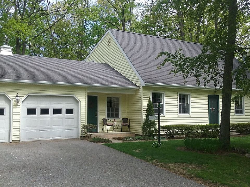 470 Oak Circle, Colchester