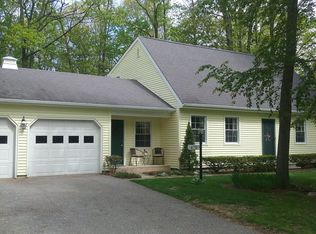 470 Oak Cir, Colchester, VT 05446