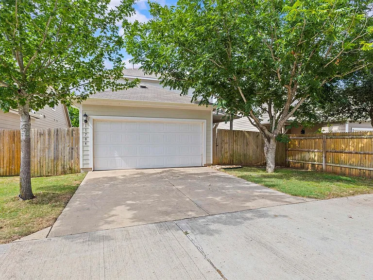 11704 Prado Ranch Blvd — Photo 27