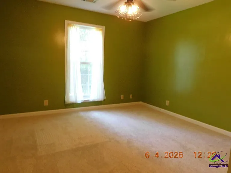 112 Charleston Ct — Photo 16
