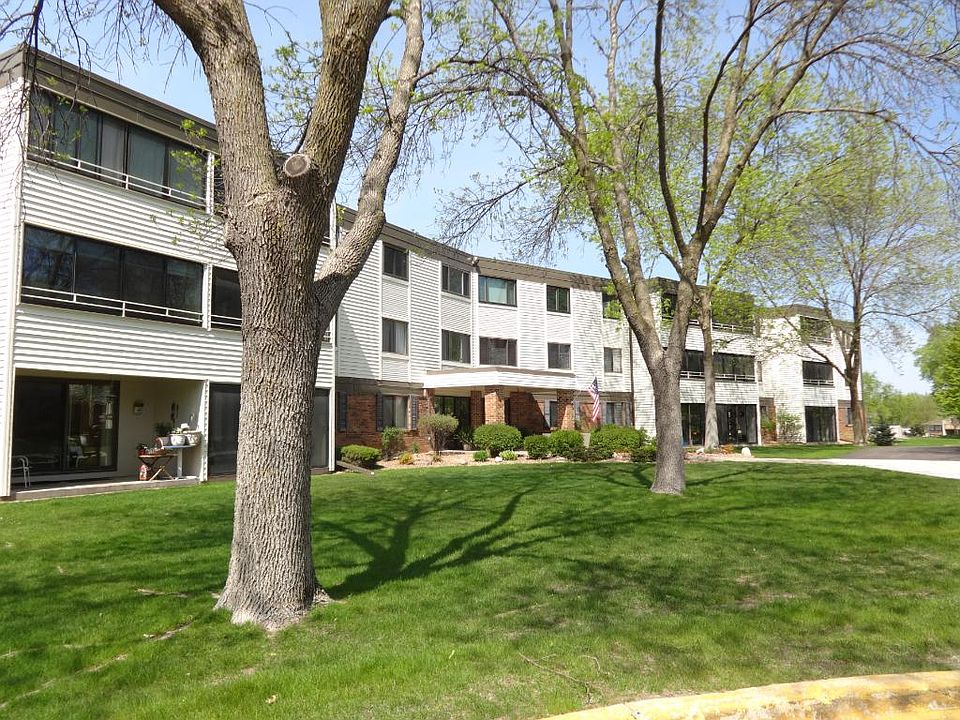 1st image of 10600 43rd Ave N APT 211