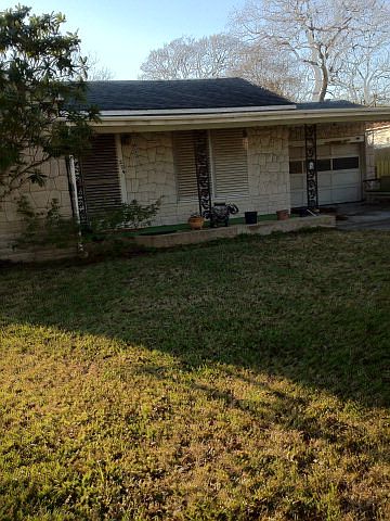 1st image of 224 N Shady Oaks St