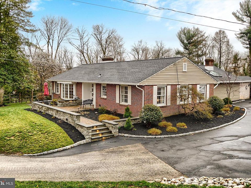 1st image of 4 Bullens Ln