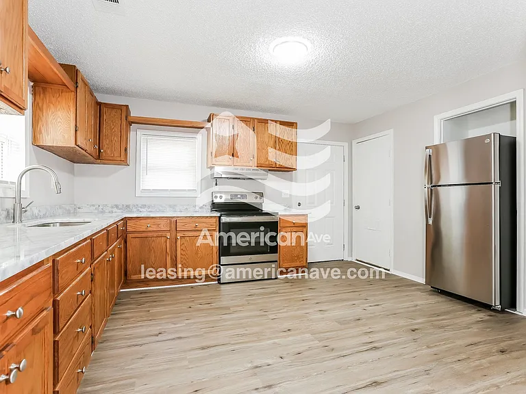 1813442_008_wm_-_kitchen_13131303.jpg