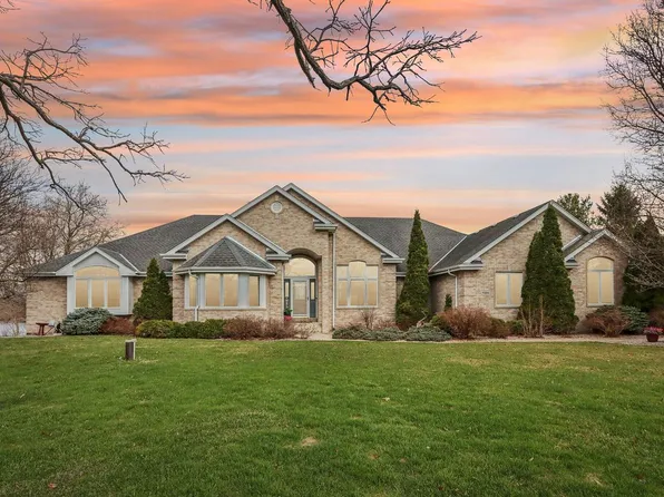 5101 Riverside ROAD, Waterford, WI 53185