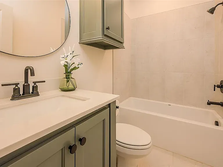 629 Harbor Town Dr — Photo 16