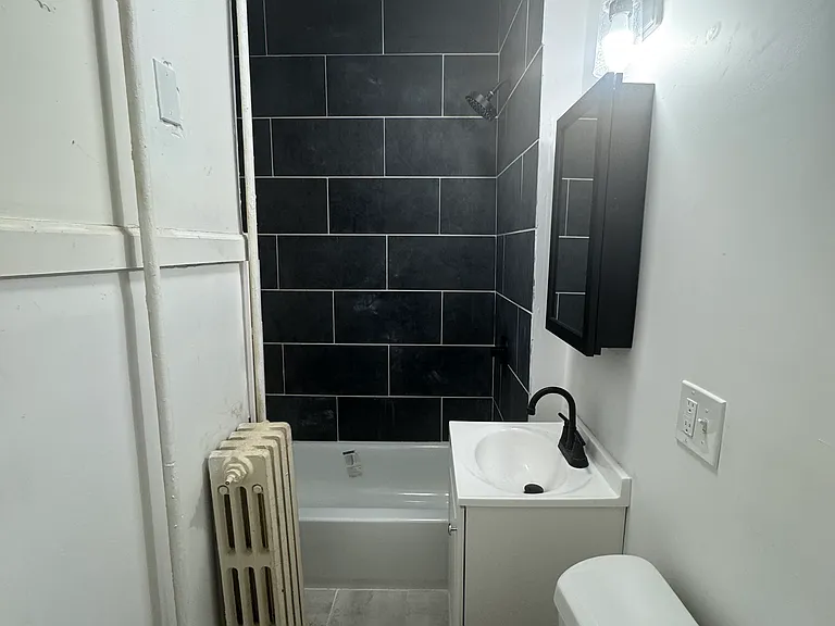 1043 E 73rd St #3 — Photo 2