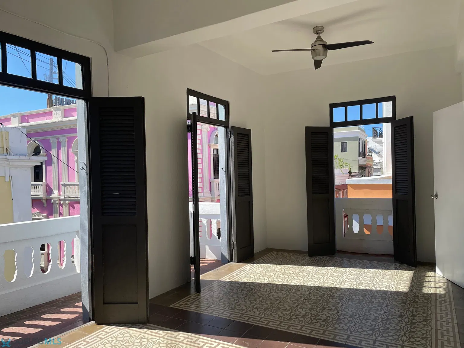 5 bed, 1.0 bath, 1325 sqft, $2,500 — Photo 1