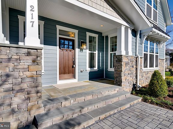 2nd image of 8412 Crossley Pl