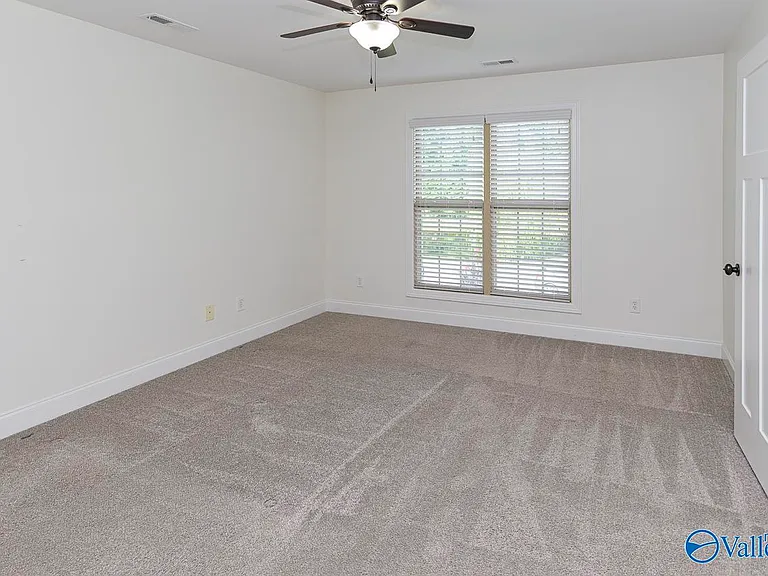 161 Huntsmen Ln — Photo 25