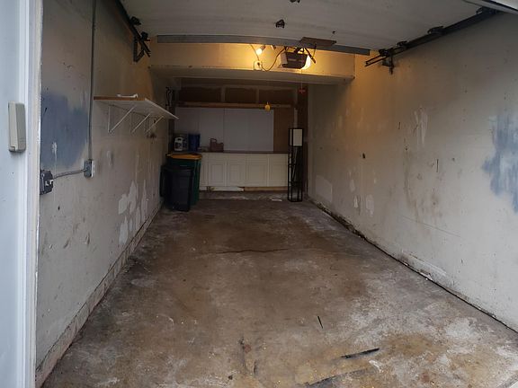 4th image of 700 Gloucester Dr