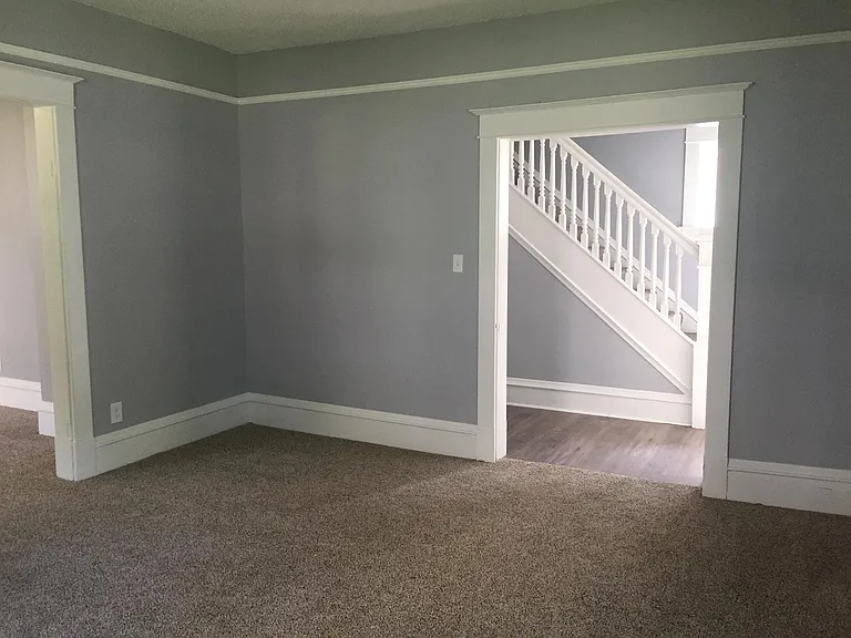 410 E Vasa Ave — Photo 5