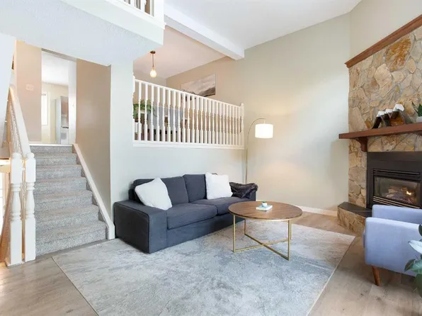 23 S Glamis Dr SW #73, Calgary, AB T3E 6S3