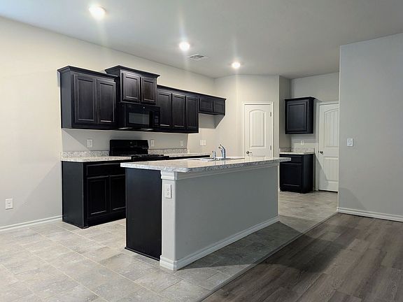 4th image of 13733 The Brook Blvd