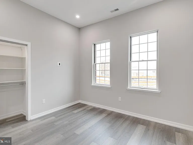 752 S 16th St #4A — Photo 12