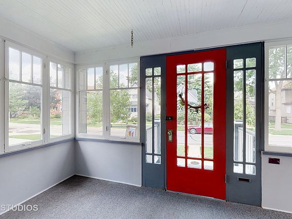 5th image of 1031 Wesley Ave